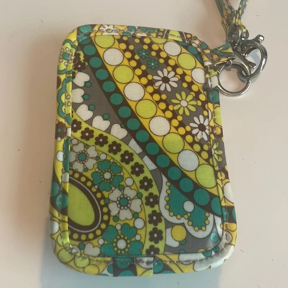 Vera Bradley Lemon parfait cell phone wristlet Retired nwots vinyl all weather